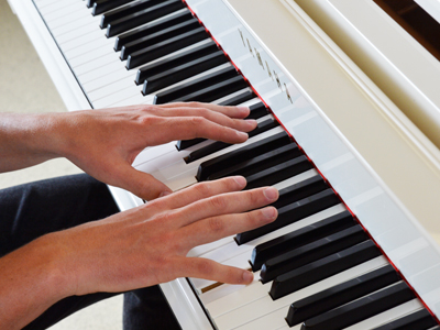 Photo of Aleix Alvarez-Calvo Playing Piano