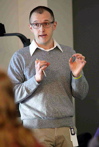 Tom Mahan ’07 returned to McKendree on March 4 to discuss his research with students in the biopsychology capstone class.